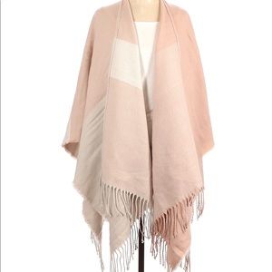 NWT Soia&KYO shawl - one size